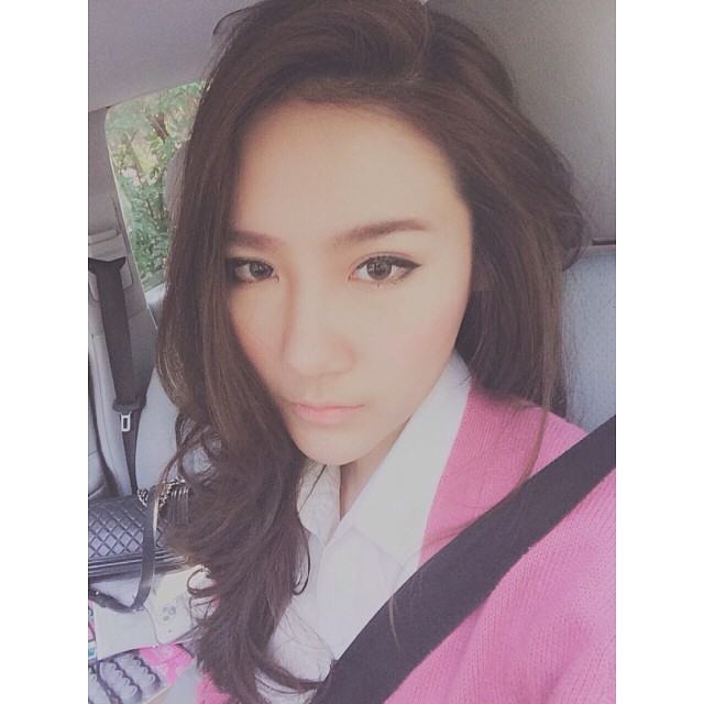 น่ารัก หุ่นดี ต้องสาวคนนี้ "พลอยฝน"
