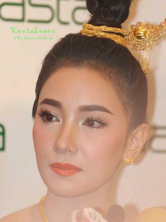 นุ่น วรนุช ชุดไทย