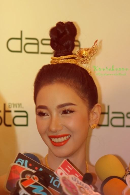 นุ่น วรนุช ชุดไทย