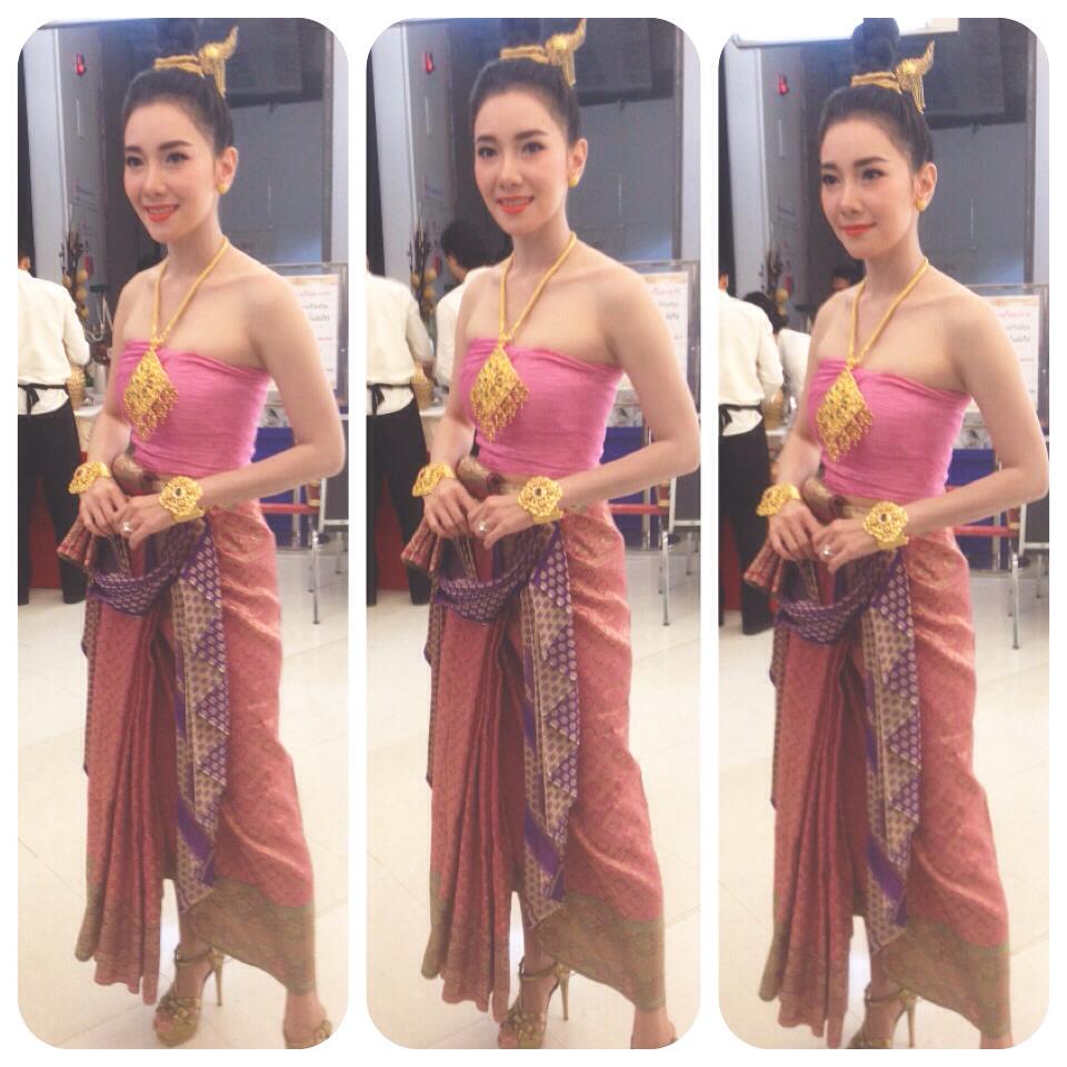นุ่น วรนุช นางวรรณคดีเดินดิน
