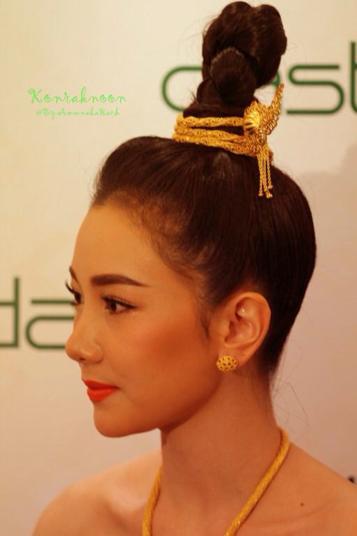 นุ่น วรนุช นางวรรณคดีเดินดิน
