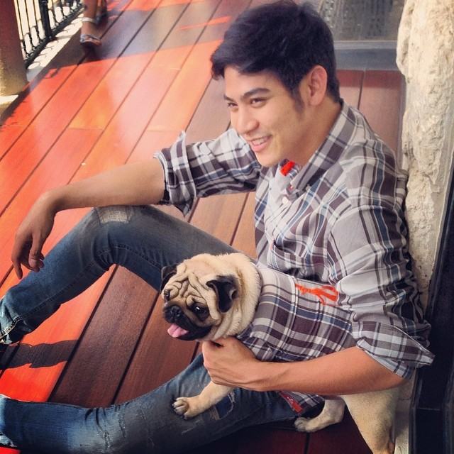พอร์ช ถ่ายแบบ กับ น้องหมา