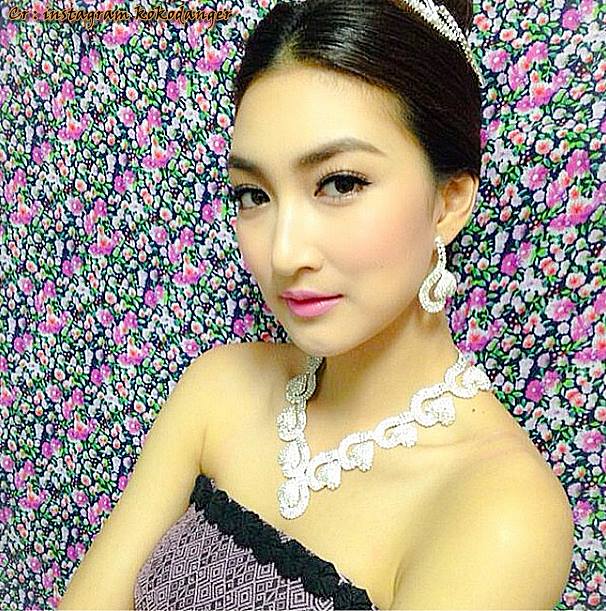 เริ่ดอีกแล้ว แพนเค้ก ในงาน  "สู่ขวัญผ้านาข่า 121ปี อุดร" จ.อุดรธานีค่ะ