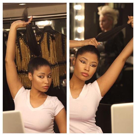 Nicki Minaj ทิ้งวิกโชว์ผมจริงแล้วจ้าา!! เปลี่ยนลุคที่คุณไม่เคยเห็นจากเทอมาก่อน!!!!!!