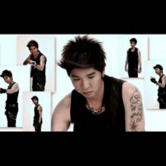 โคตรหล่อ หน้าเป๊ะมาก โอ๊ย ฟินเลย น่ารักเวอร์