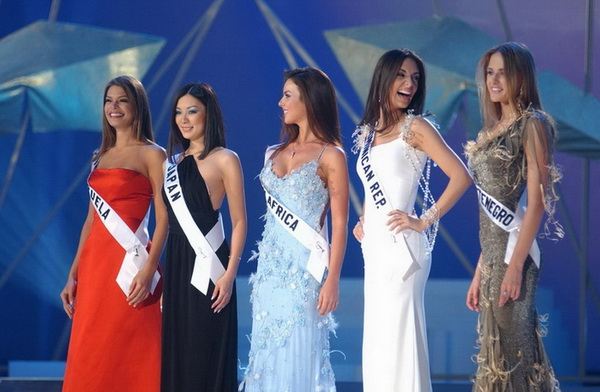 บรรยากาศ Top 5 บนเวที Miss Universe 2001-2013