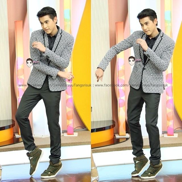 เจมส์ จิรายุ @ รายการ เรื่องเล่าเช้านี้ (10-2-57)