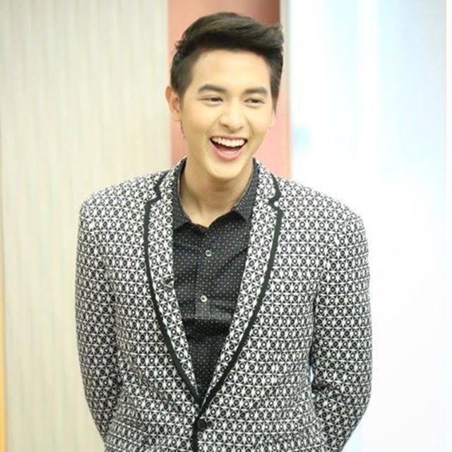 เจมส์ จิรายุ @ รายการ เรื่องเล่าเช้านี้ (10-2-57)