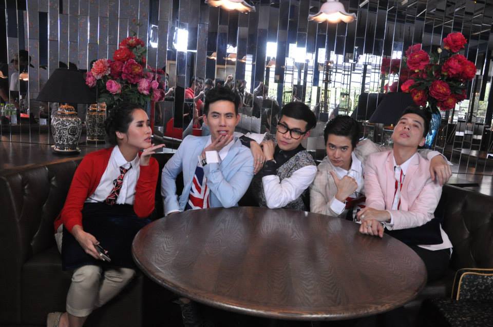 ครูลูกกอล์ฟ คณาธิป @ รายการ ปากว่ามือถึง (8-2-57)