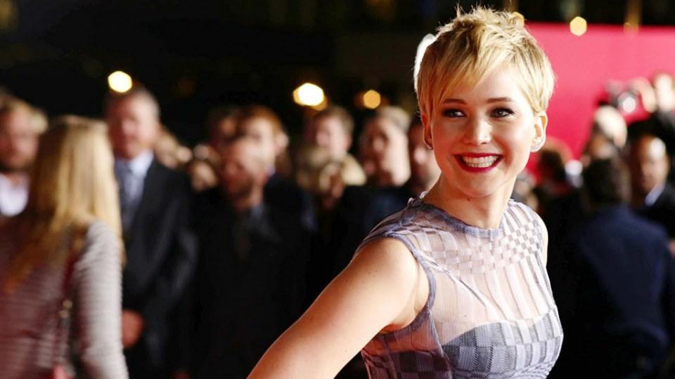 jennifer lawrence กวด รางวัล ทุกสถาบัน จาก the hunger game