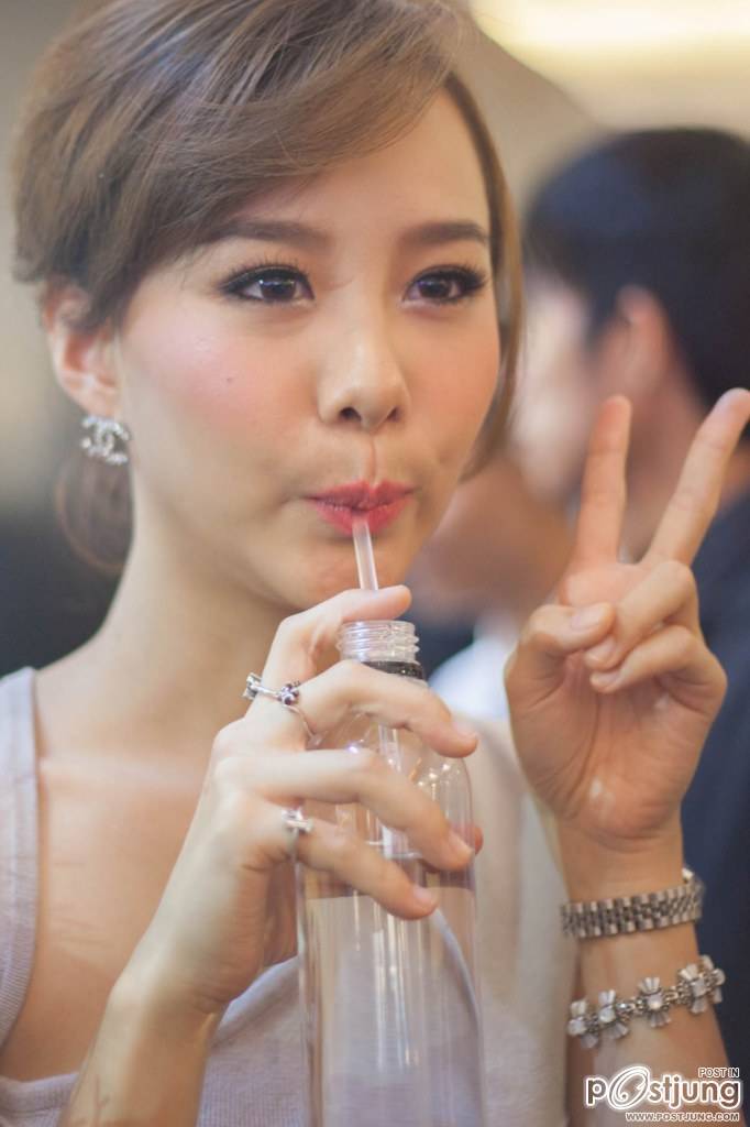Toey Jariporn, Koolcheng Trịnh Tú Trung - Timeline Premiere