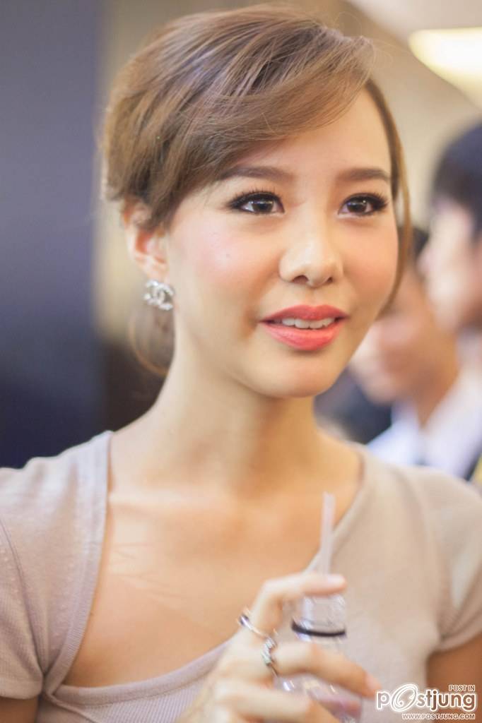 Toey Jariporn, Koolcheng Trịnh Tú Trung - Timeline Premiere