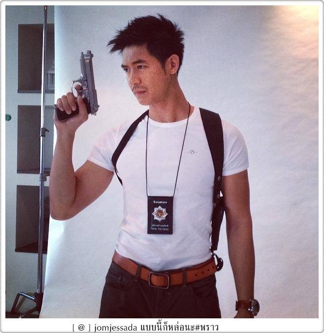 ตำรวจหนุ่มคนนี้แซ่บไม่เบา จากละครเรื่องพราว