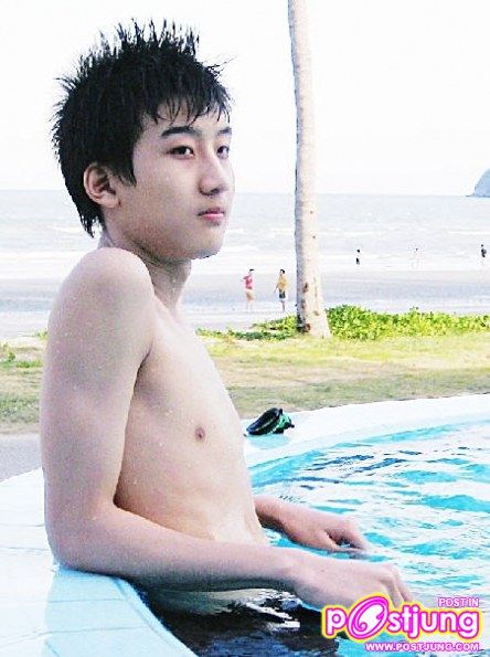 ให้ทายว่าเด็กผู้ชายคนนี้เป็นใคร?????