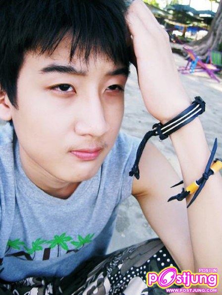 ให้ทายว่าเด็กผู้ชายคนนี้เป็นใคร?????