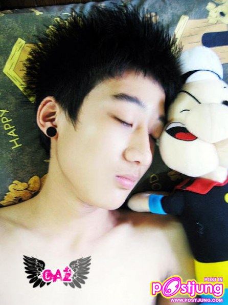 ให้ทายว่าเด็กผู้ชายคนนี้เป็นใคร?????