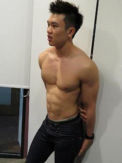เลือกคนไหนอ่ะ