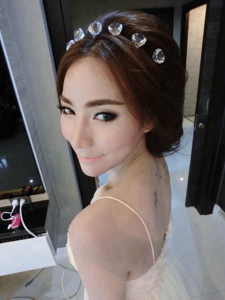 แฟชั่นน่ารักเซ็กซี่ แบบพริตตี้สาวสวย ชีสเค้ก จริยา