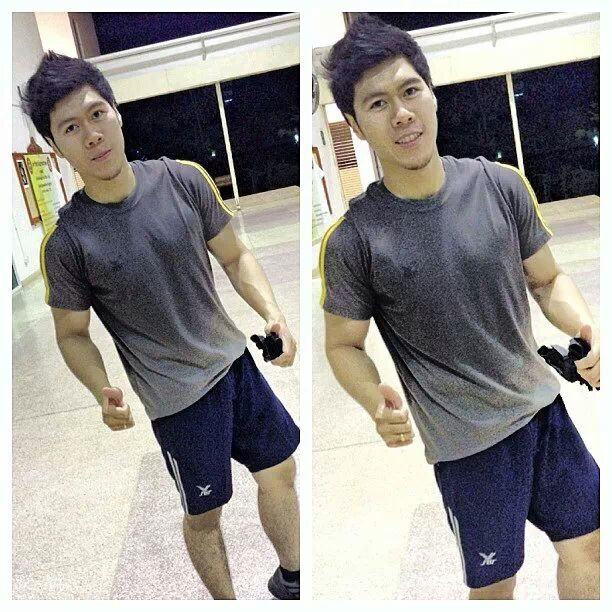 กรมอุตุบอกว่าวันสองวันนี้อากาศจะเย็นนิดนึง  ถอดเสื้อนอนบารวีว่ามันไม่ดีครับ  @บารวี 82