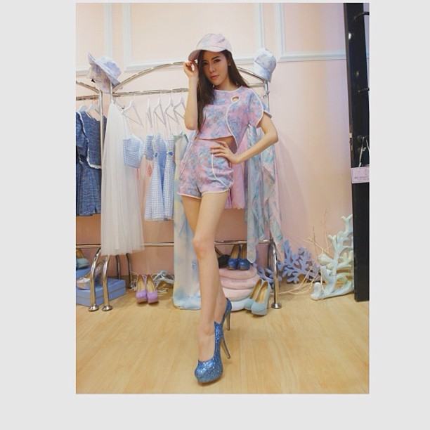 แคทตี้ แคทเธอรีน ลี สาวน่าเจี๊ย ร่างเล็ก