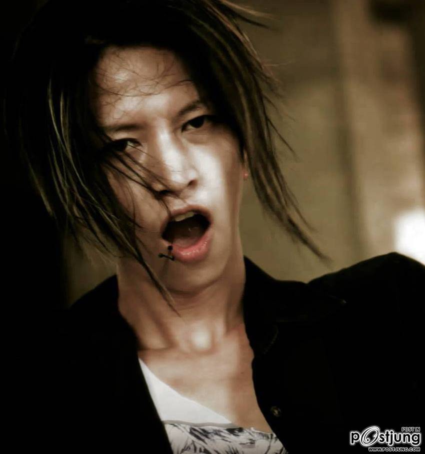 มือกีต้าร์สุดหล่อ น่ารัก จากวง เอทฟลอร์ "8thfloor"
