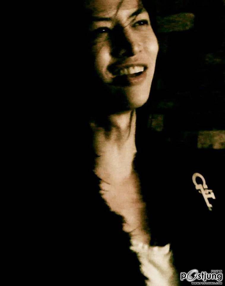 มือกีต้าร์สุดหล่อ น่ารัก จากวง เอทฟลอร์ "8thfloor"