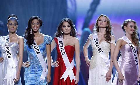 Yendi Philips @ Miss Universe 2010