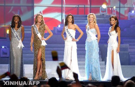 Shandi Finnessey @ Miss Universe 2004