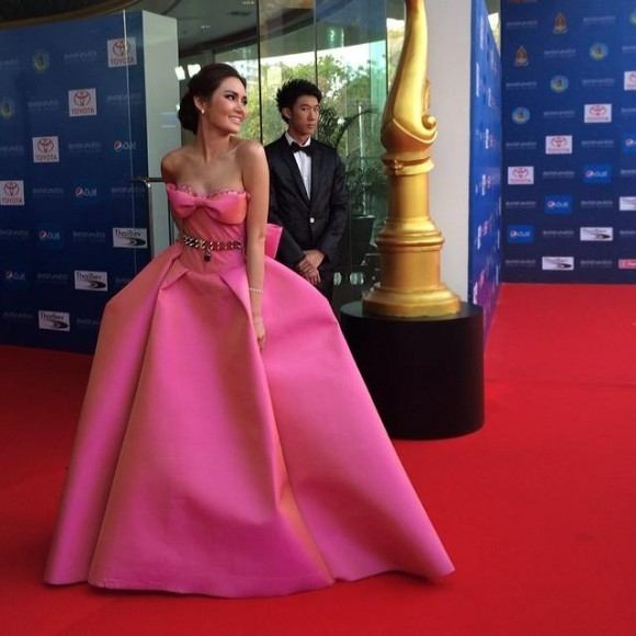 “ญาญ่าญิ๋ง“ สวยเจิ่ดขโมยซีนสุดๆ ในงานสุพรรณหงส์ ครั้งที่ 23