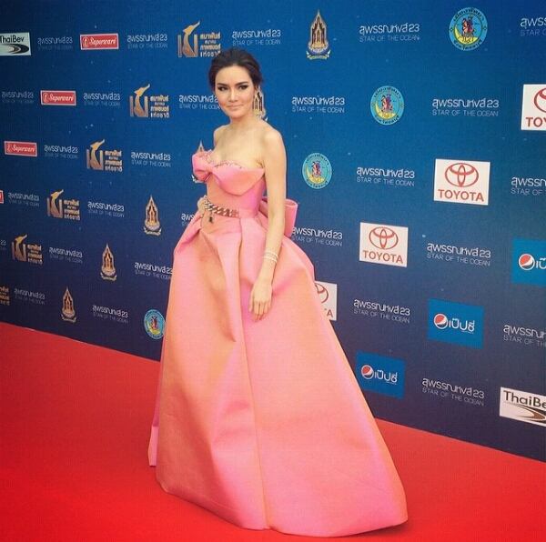 “ญาญ่าญิ๋ง“ สวยเจิ่ดขโมยซีนสุดๆ ในงานสุพรรณหงส์ ครั้งที่ 23