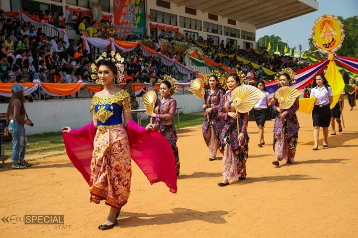 เก็บภาพ งานฟุตบอลประเพณีชิงโล่พระราชทาน ครั้งที่ 47 มาฝากครับ