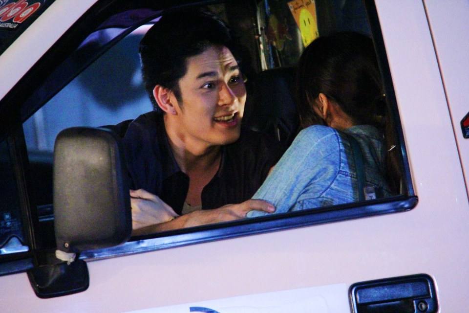 กรีน เจอฉากโดนปล้ำใน หางเครื่อง เล่นเอาเหนื่อย !!!