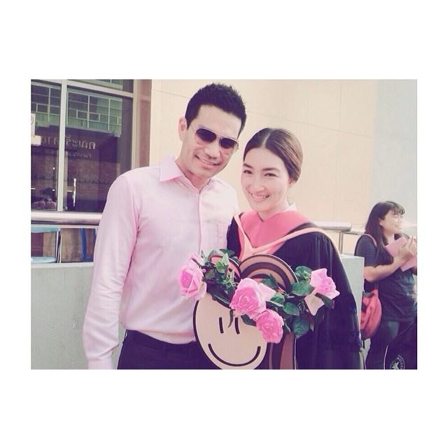 แพนเค้ก จบปริญญาโท คณะรัฐศาสตร์ มหาวิทยาลัยรามคำแหง สาขาการจัดการทางการเมือง ยินดีด้วย .