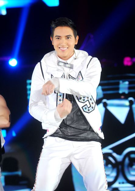 กรี๊ดๆๆ ฮอลแทบแตก เจมส์จิรายุ ทั้งร้อง เล่น เต้น แบบจัดเต็มในงาน Monkey King Fan Meeting เมื่อคืนนี้
