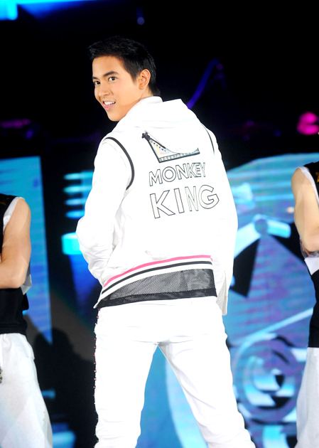 กรี๊ดๆๆ ฮอลแทบแตก เจมส์จิรายุ ทั้งร้อง เล่น เต้น แบบจัดเต็มในงาน Monkey King Fan Meeting เมื่อคืนนี้