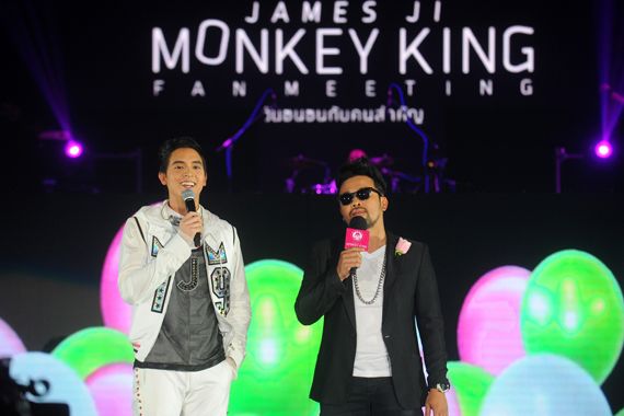 กรี๊ดๆๆ ฮอลแทบแตก เจมส์จิรายุ ทั้งร้อง เล่น เต้น แบบจัดเต็มในงาน Monkey King Fan Meeting เมื่อคืนนี้