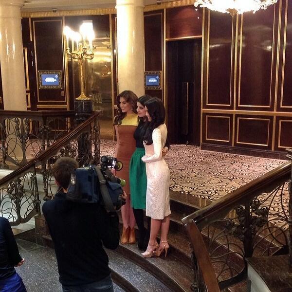 Miss Universe 2013 ปะทะ Miss World 2013