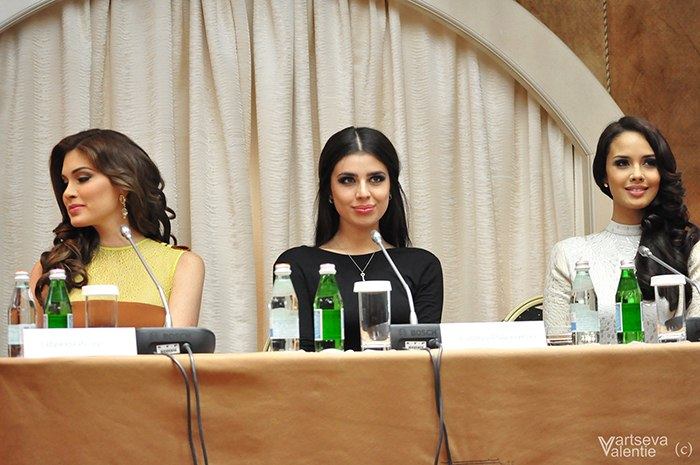 Miss Universe 2013 ปะทะ Miss World 2013