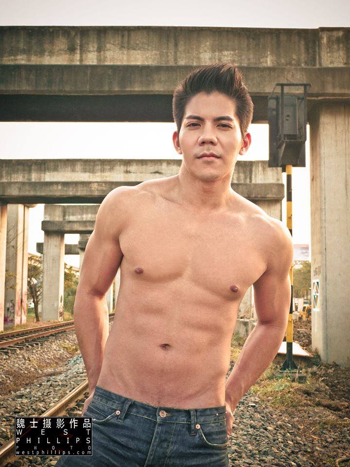 ยีนส์พวกนี้สวย  น่าสวมกอด เอ๊ย น่าสวมใส่ดีนะครับ @บารวี 106