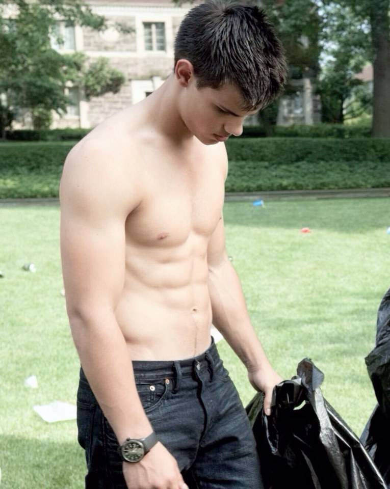Taylor Lautner Six Pack 2