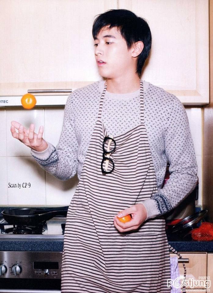 (Scan) Photobook JAMES JI UP CLOSE AND PERSONAL IN KOREA