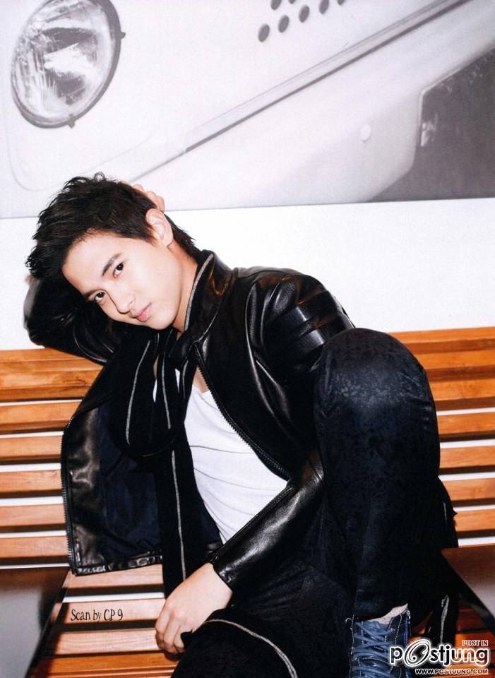 (Scan) Photobook JAMES JI UP CLOSE AND PERSONAL IN KOREA