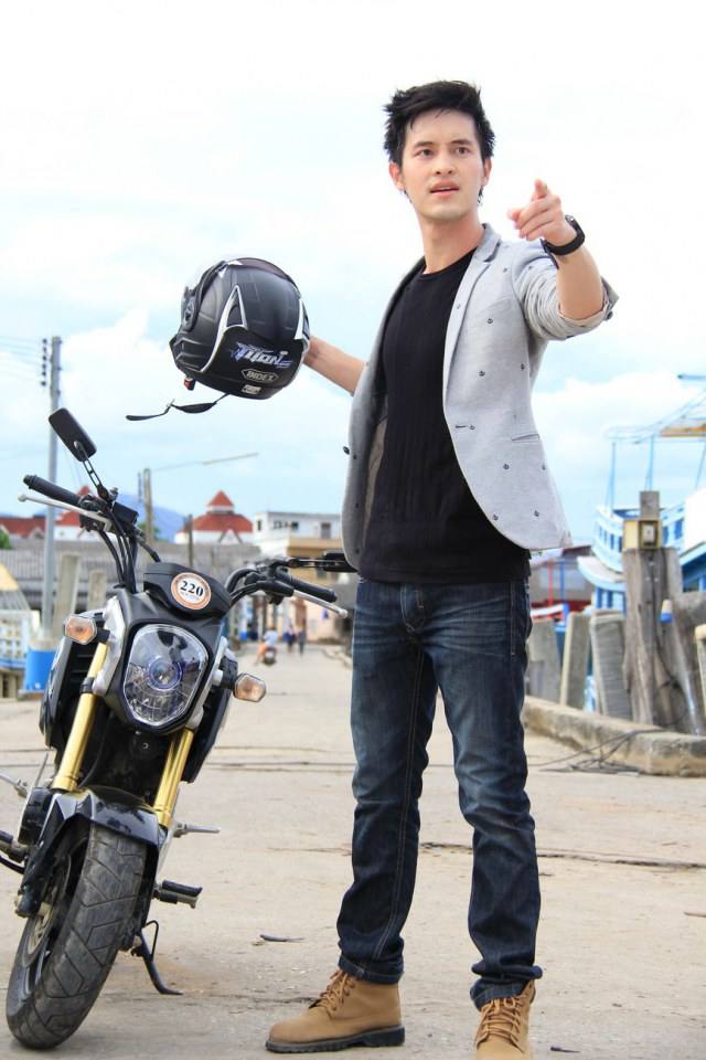 หนุ่มแก๊ป ที่ตอนนี้ได้ฉายา “องครักษ์พิทักษ์เข็ม”(ขวัญ-อุษามณี)