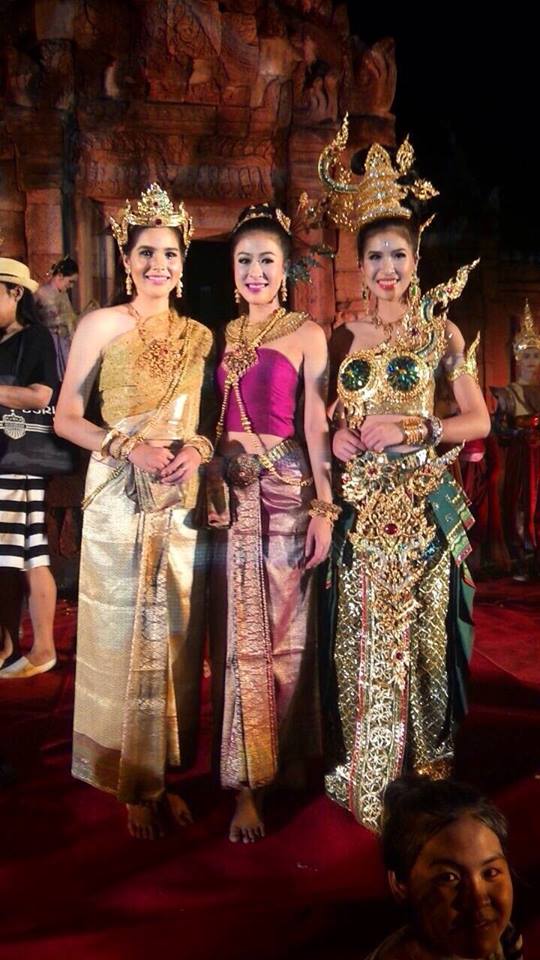 น้องกิฟท์ น้องโบว์ลิ่ง น้องใบเตย...กับการแสดงแสงสีเสียง จังหวัดบุรีรัมย์