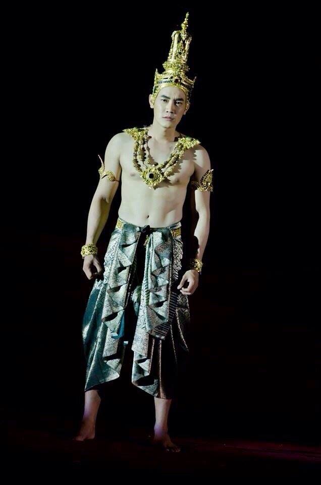 น้องกิฟท์ น้องโบว์ลิ่ง น้องใบเตย...กับการแสดงแสงสีเสียง จังหวัดบุรีรัมย์