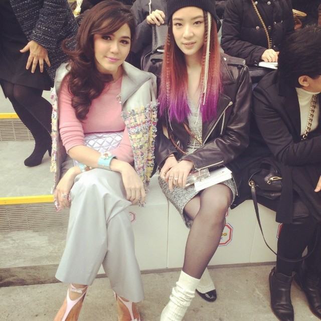 นี่มันดารา Hollywood ชัดๆ "ชมพู่ อารยา" โดนกองทับช่างภาพและ" นักข่าวต่างชาติ "มุงแช๊ะภาพที่" ปารีส "