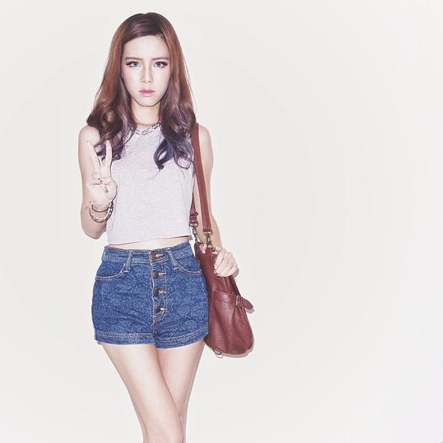 พลอยดาว สาวแฟนชั่นธรรมศาสตร์