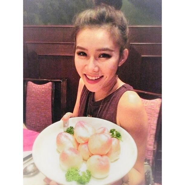พลอยดาว สาวแฟนชั่นธรรมศาสตร์
