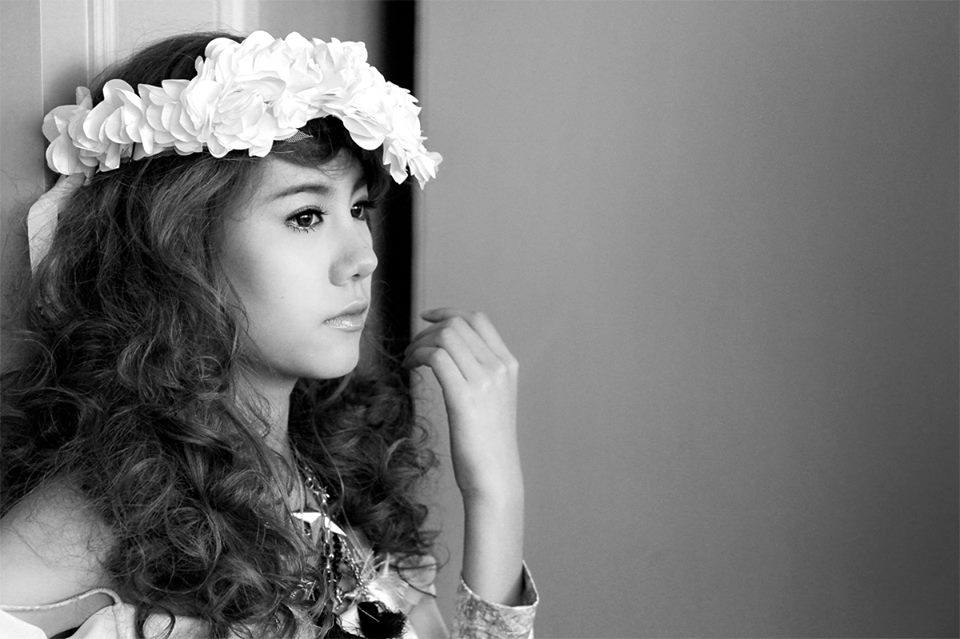 เอสเธอร์ สุปรีย์ลีลา @ C.Life Free Magazine issue 22  February 2014
