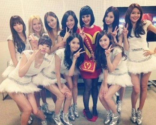 การเจอกันของราชินีเพลงป็อปฝั่งตะวันตก และตะวันออก Girl's Generation และ Katy Perry !